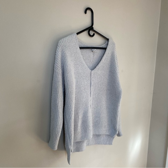 Cupcakes & Cashmere Soft & Cozy Light Grey V Neck Sweater Size XL - Picture 2 of 7